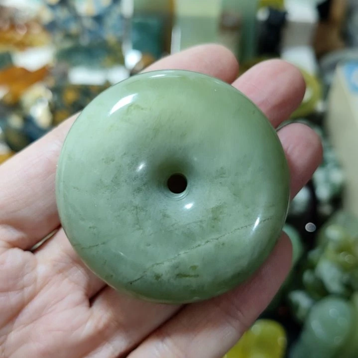 岫玉未镶嵌平安扣