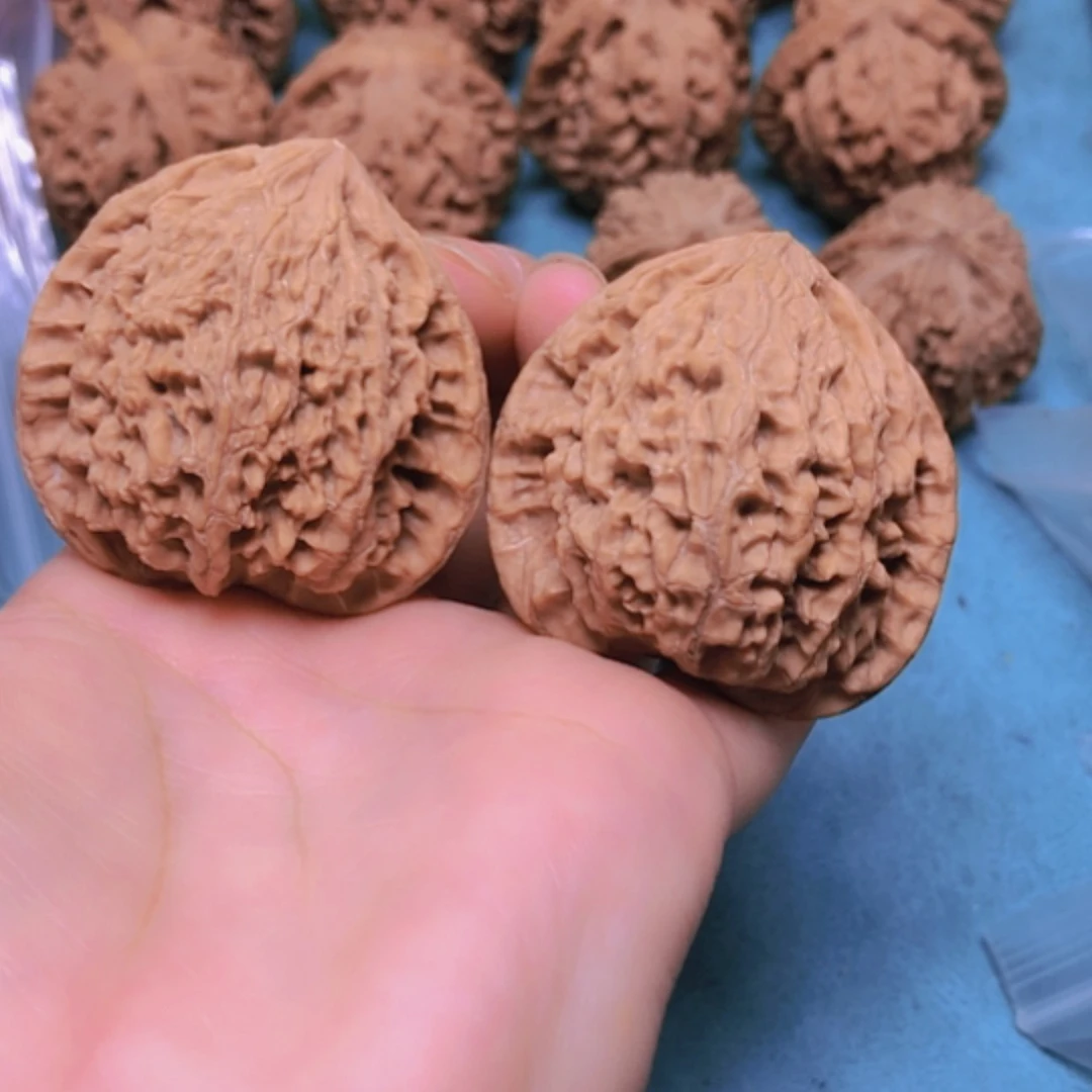 【闪购商品】摆件核桃43虎头王修尖矮桩