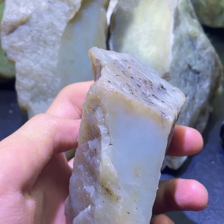 和田玉未镶嵌珠宝半成品