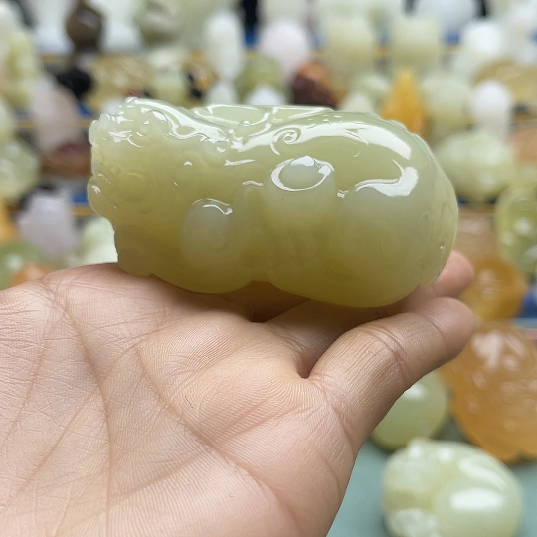 8***1玉天然桌面小摆件