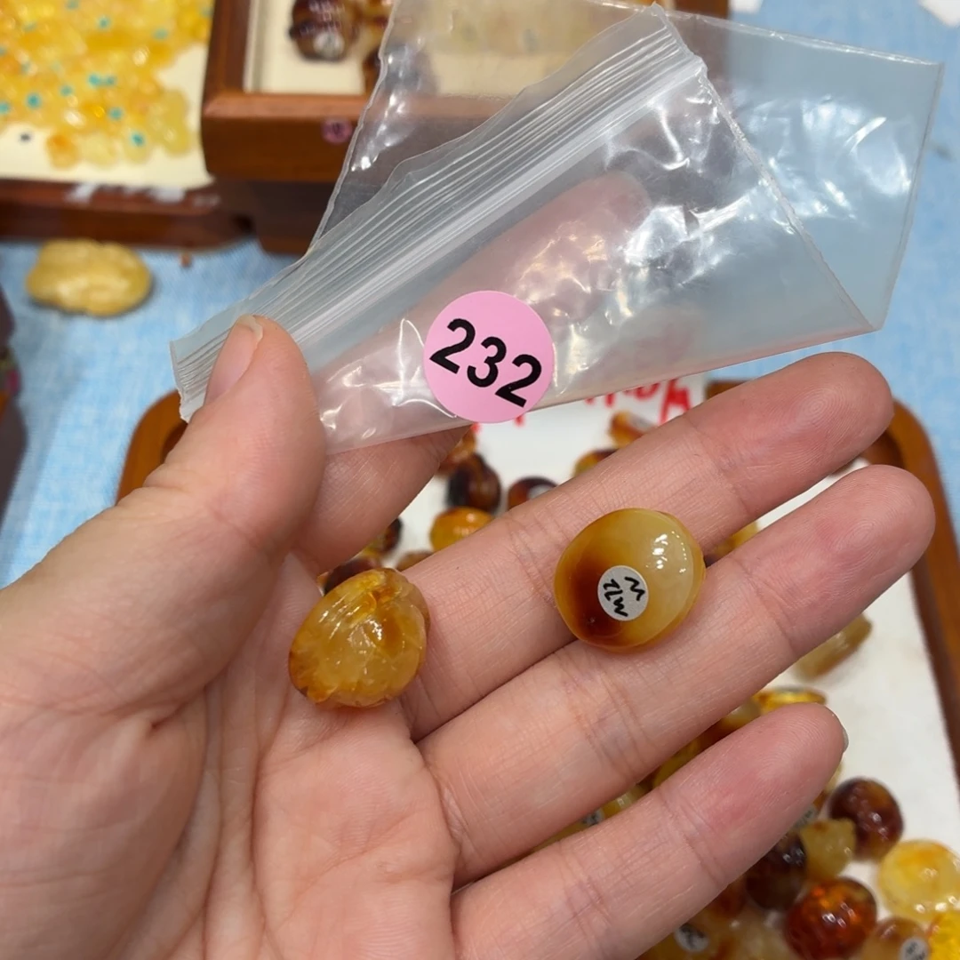 細***流琥珀未镶嵌珠宝奇石