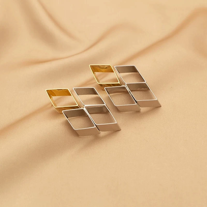 钛钢耳饰 05267大淇原创高级感独特小众四宫格菱形镂空耳钉