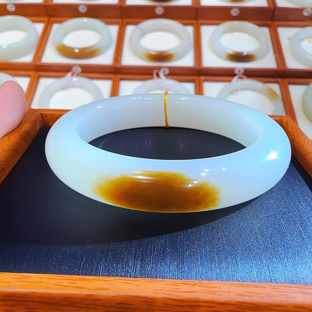 和田玉未镶嵌手镯且末一口老红糖51 52 53