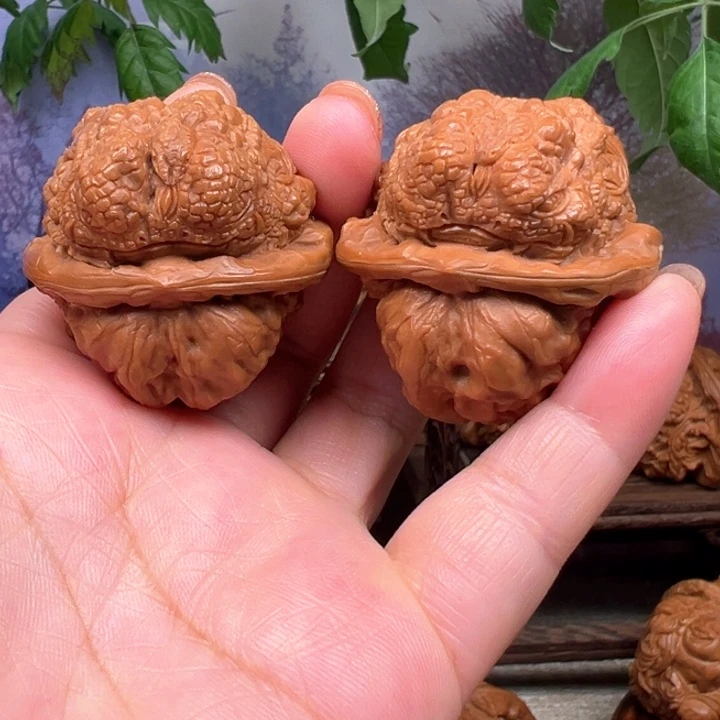 蛤蟆头蛇蟾核桃雕刻