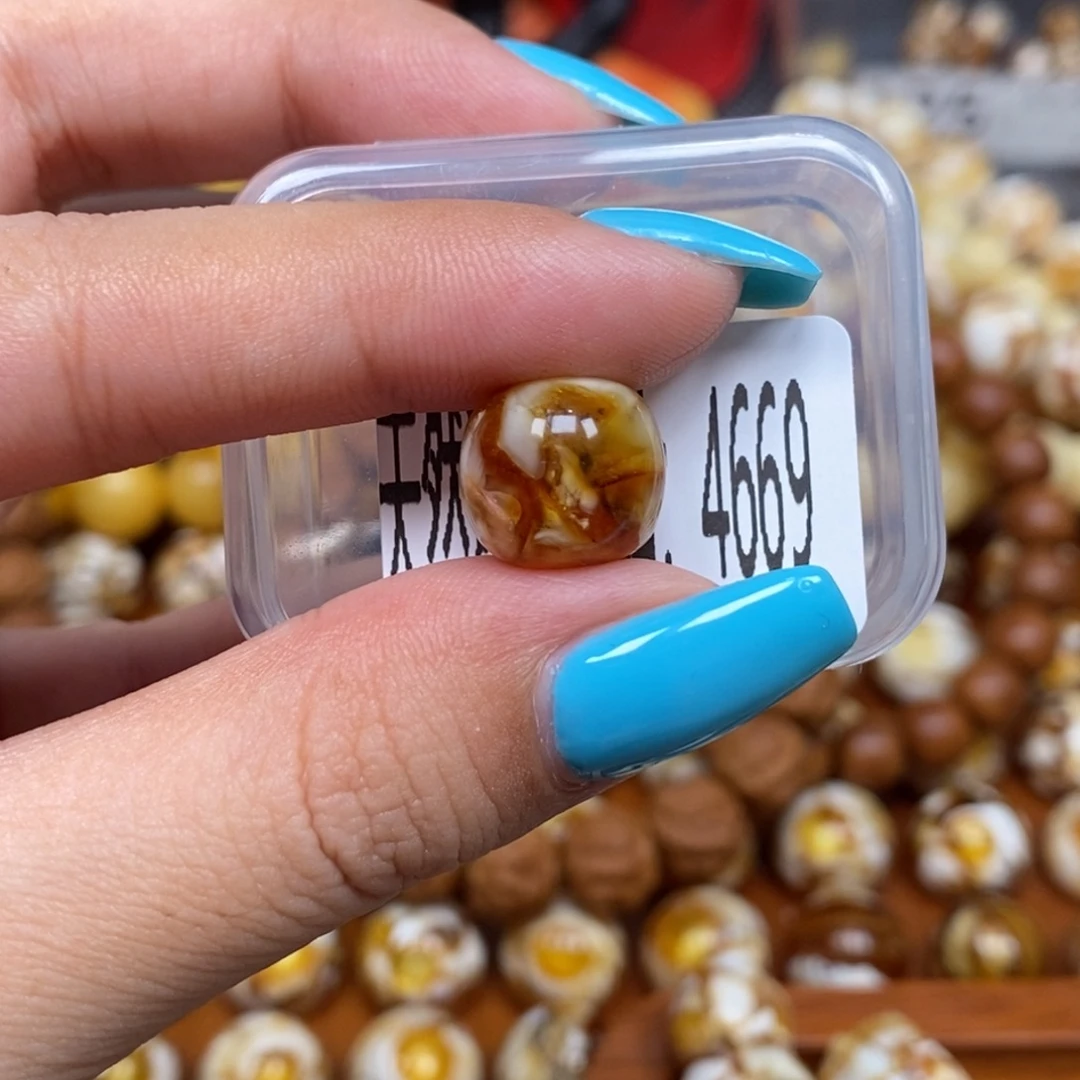 蜜蜡未镶嵌珠宝奇石4669