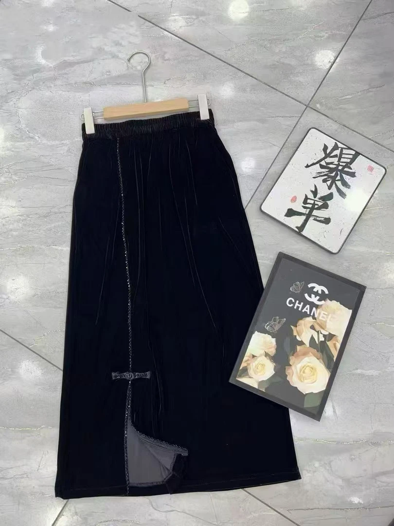 高级感丝绒半身裙女春秋季新款中式盘扣侧开叉高腰A字裙2833