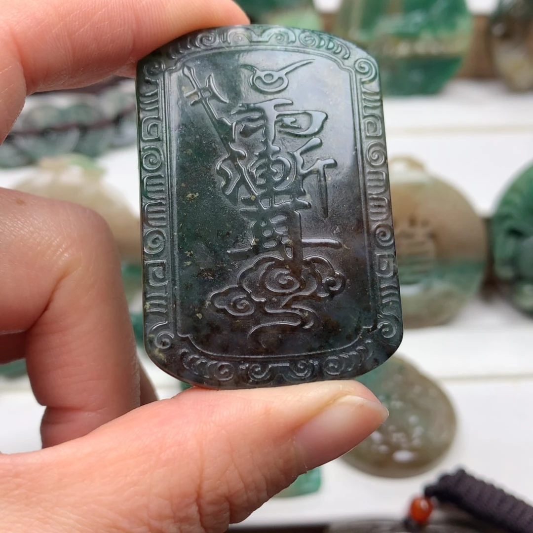 独山玉颈饰未镶嵌风**在