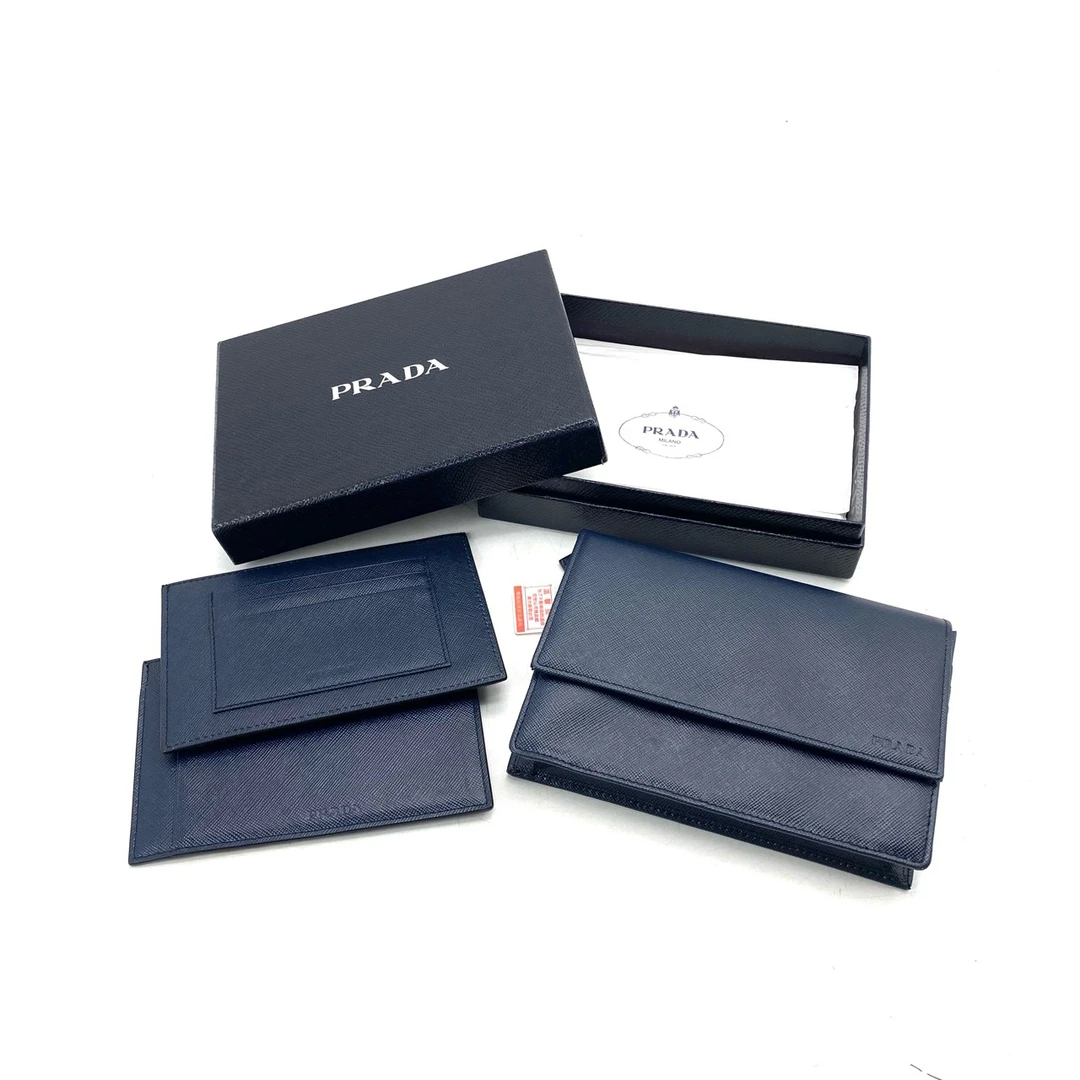 全新未使用 Prada/普拉达 藏蓝色三合一对折卡包 尺寸17/12时尚