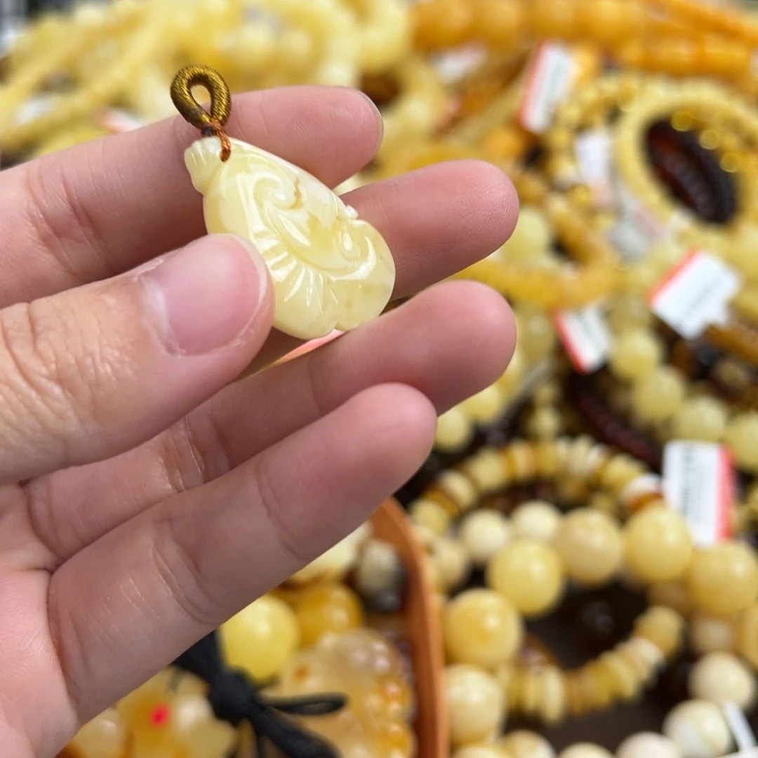 琥珀未镶嵌珠宝奇石