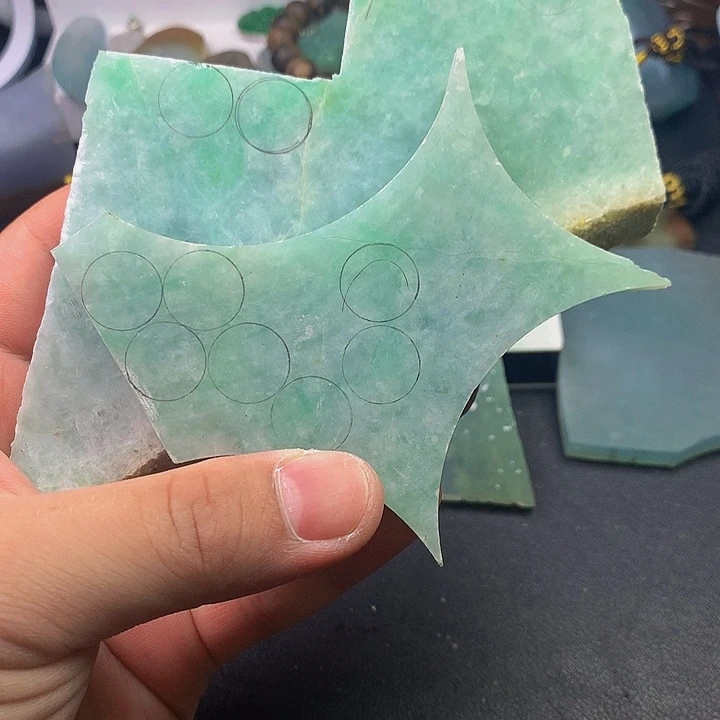 定制翡翠未镶嵌反**妹料子