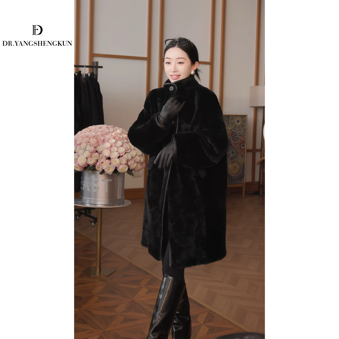 杨圣坤2025冬季新品斜襟立领中长款大拉贡皮毛一体外套S825120811