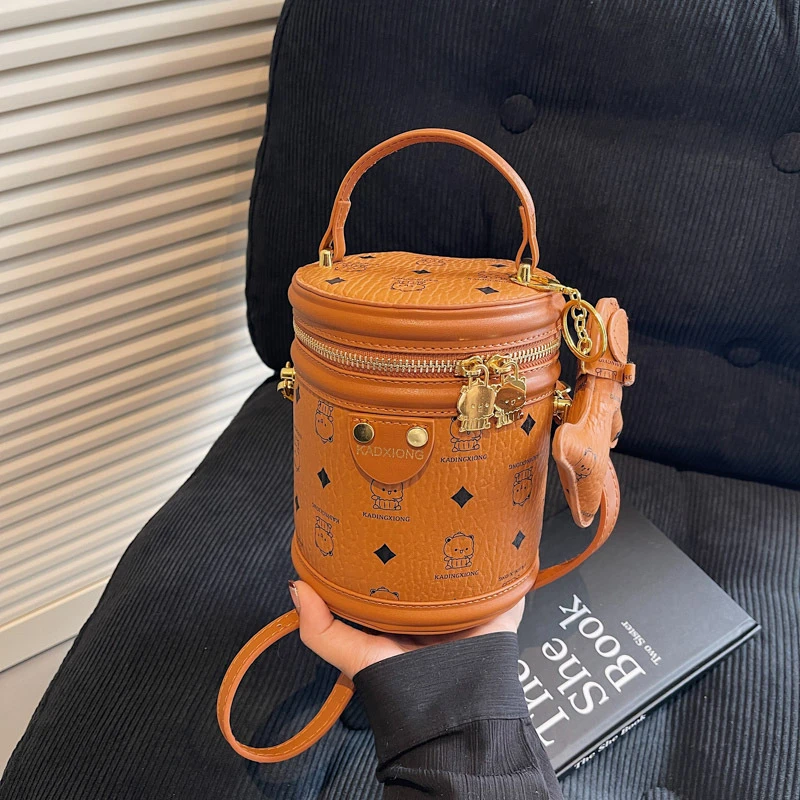 【B-4】韩版流行女士单肩包卡通可爱小熊印花手提圆桶包女包