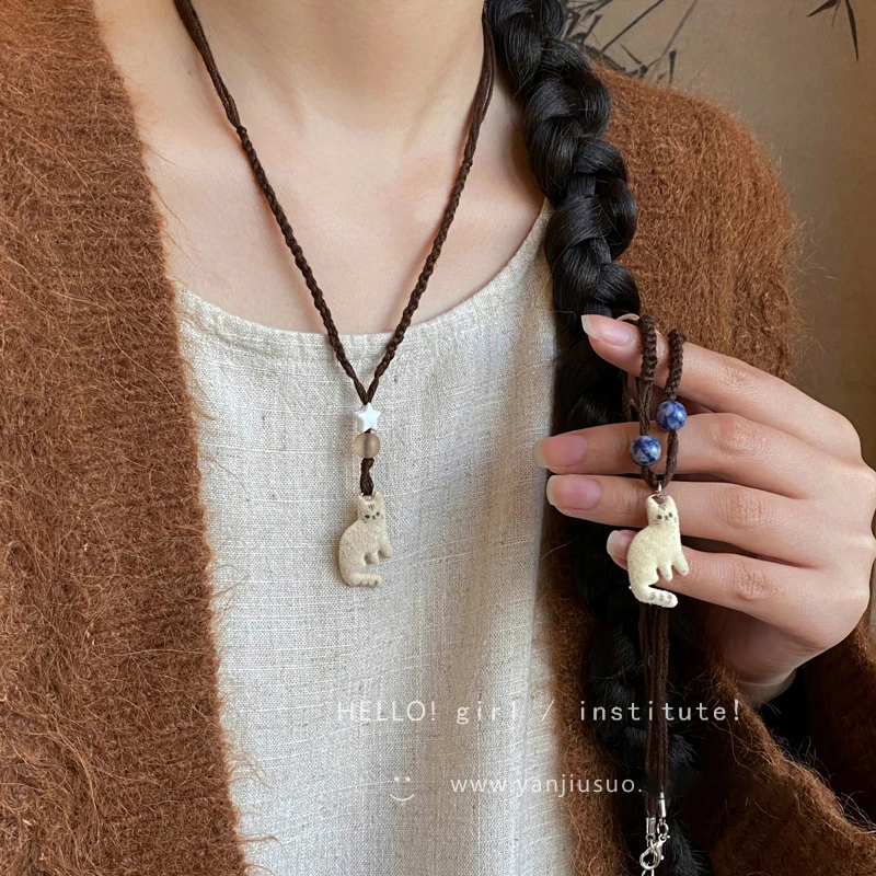 合金项链 植绒猫咪吊坠编织绳项链配饰女轻奢小众感挂脖个性长款