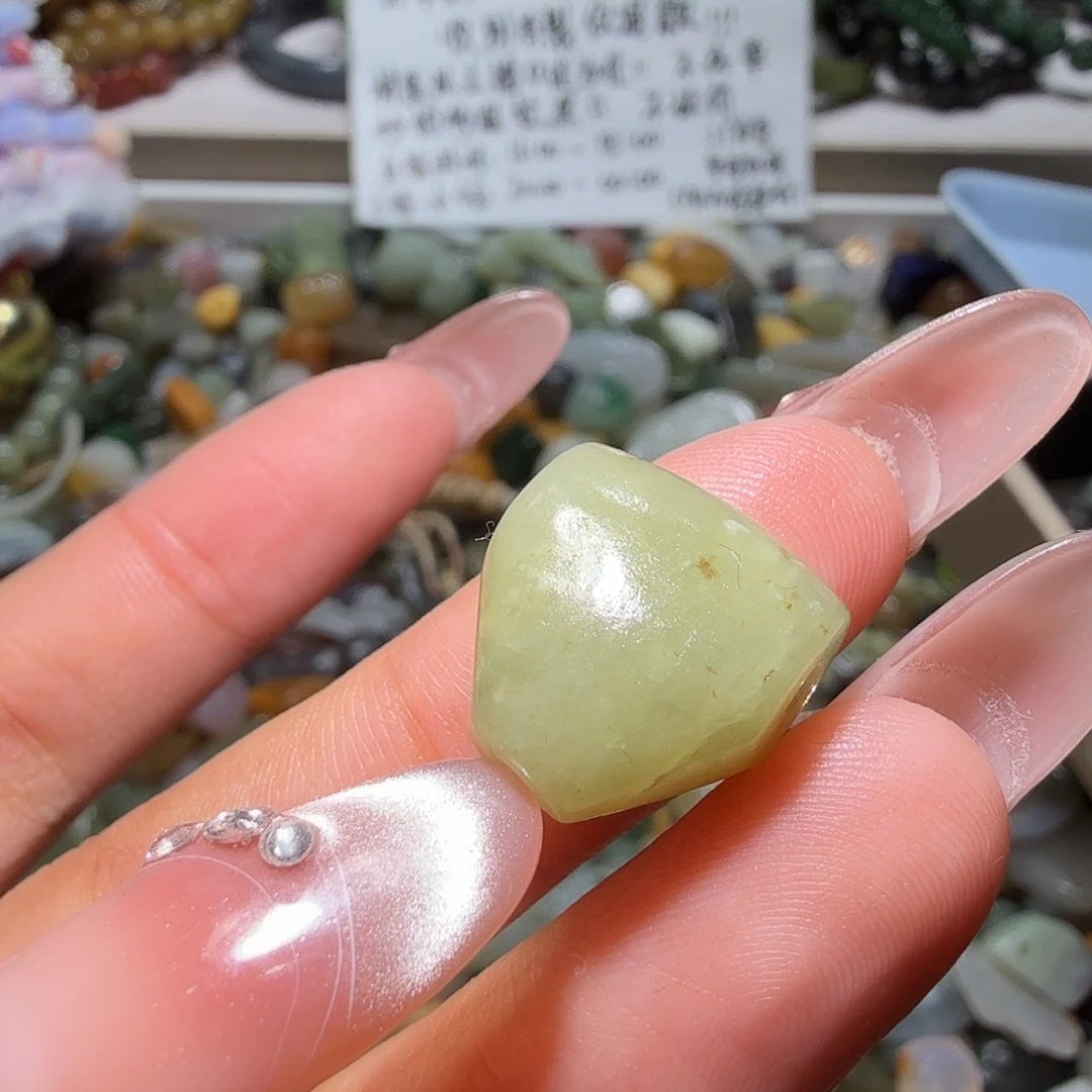 和田玉未镶嵌珠宝奇石