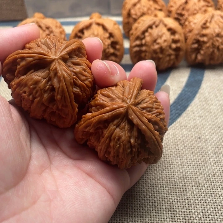 路***A核桃白狮子42核桃