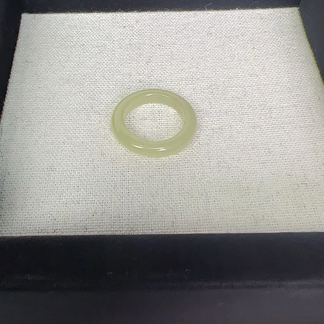 和田玉戒指未镶嵌小****?14号晴水美人条