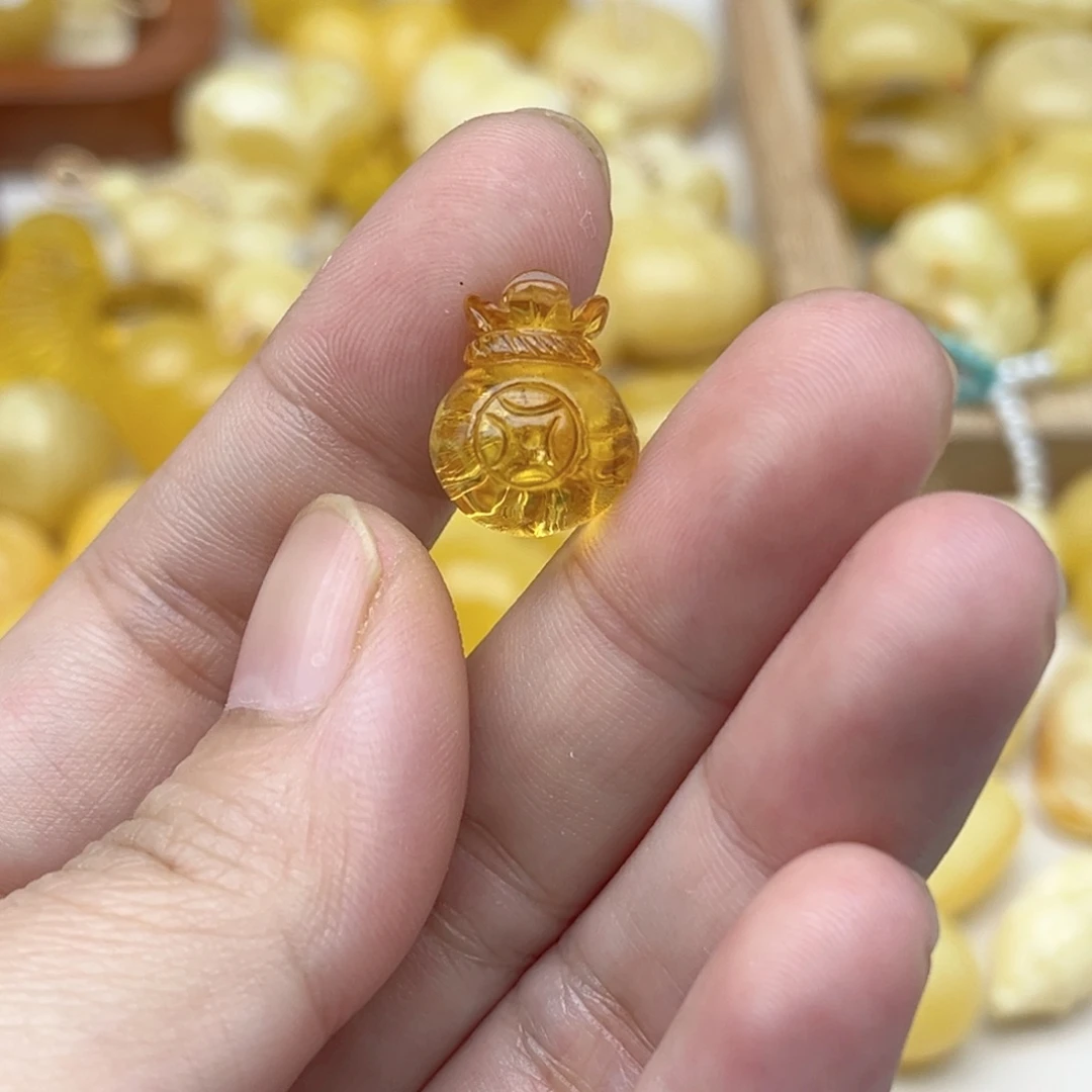 蜜蜡未镶嵌裸石配饰