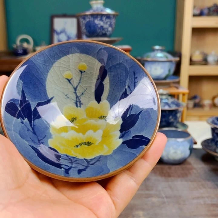 瓷片手工制作工艺精湛等
