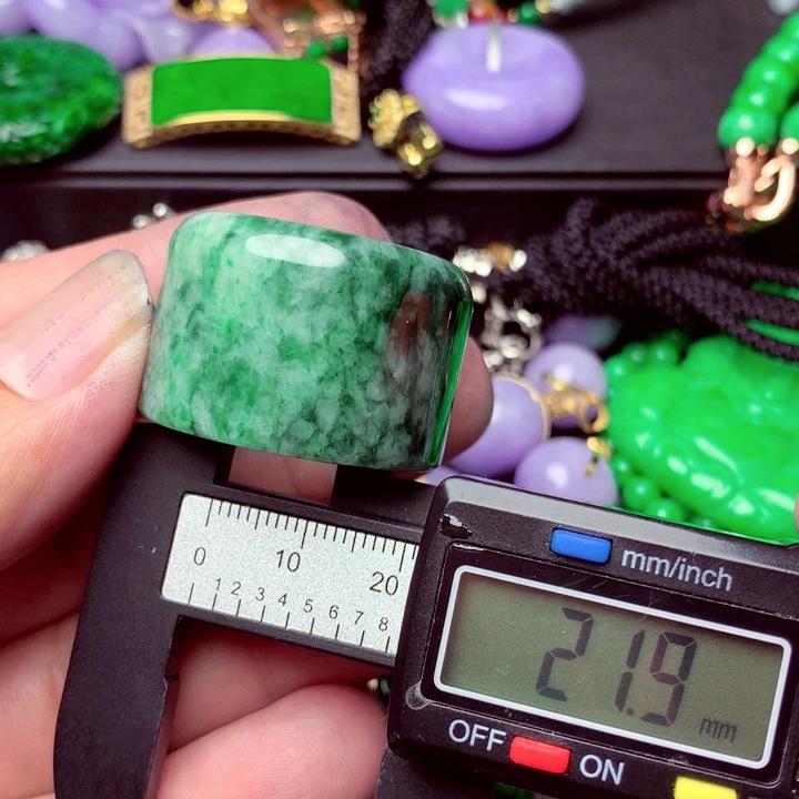 未镶嵌戒指翡翠－…．