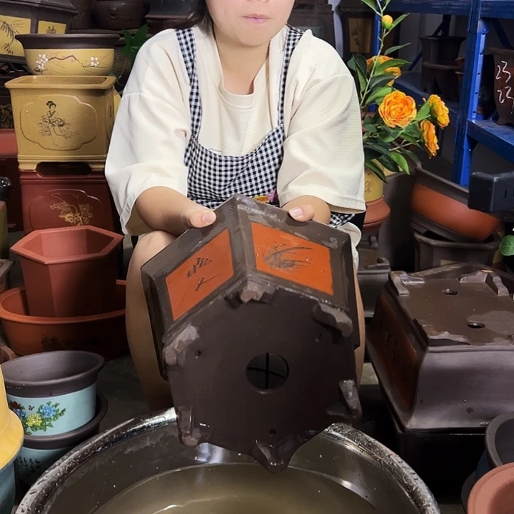 宜兴紫砂花盆32红刻绘六方