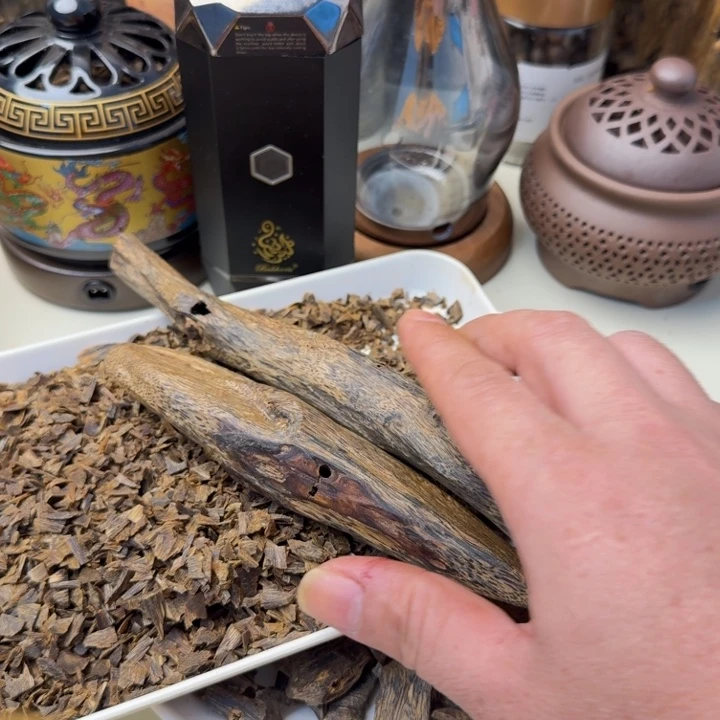 公***。沉香沉香碎屑海南白奇虫漏92克