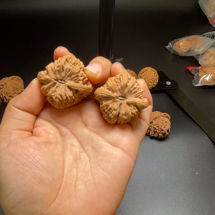 桃核吊坠抓***查37边38边兄弟三角全品南疆石