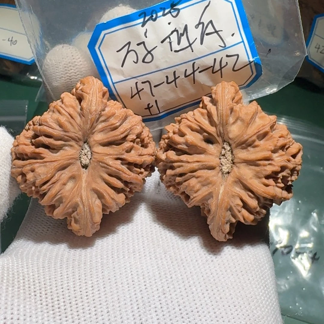 吊坠文玩核桃33号大凹
