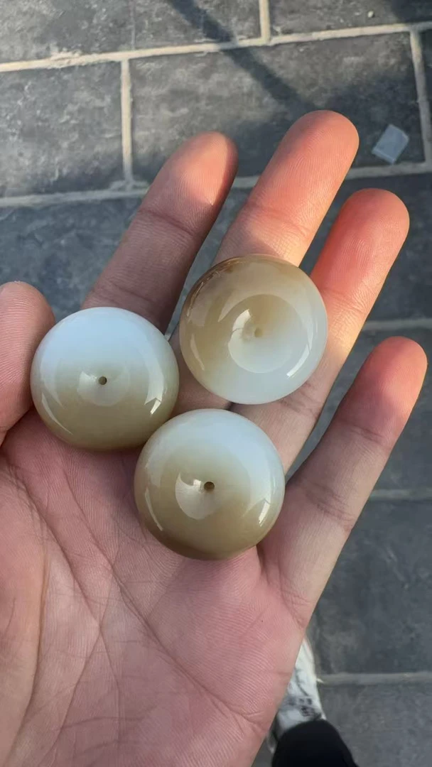 和田玉平安扣吊坠 11.14李姐 颜色不同 多样性发一单 卡28左右