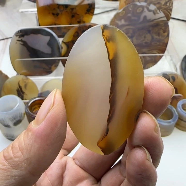 玛瑙/玉髓未镶嵌颈饰