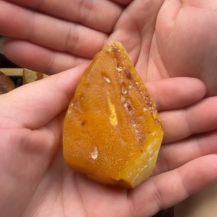 空***空定制琥珀未镶嵌纯天然蜜蜡吊坠