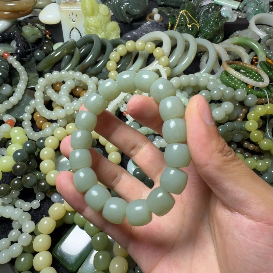 和田玉未镶嵌手串