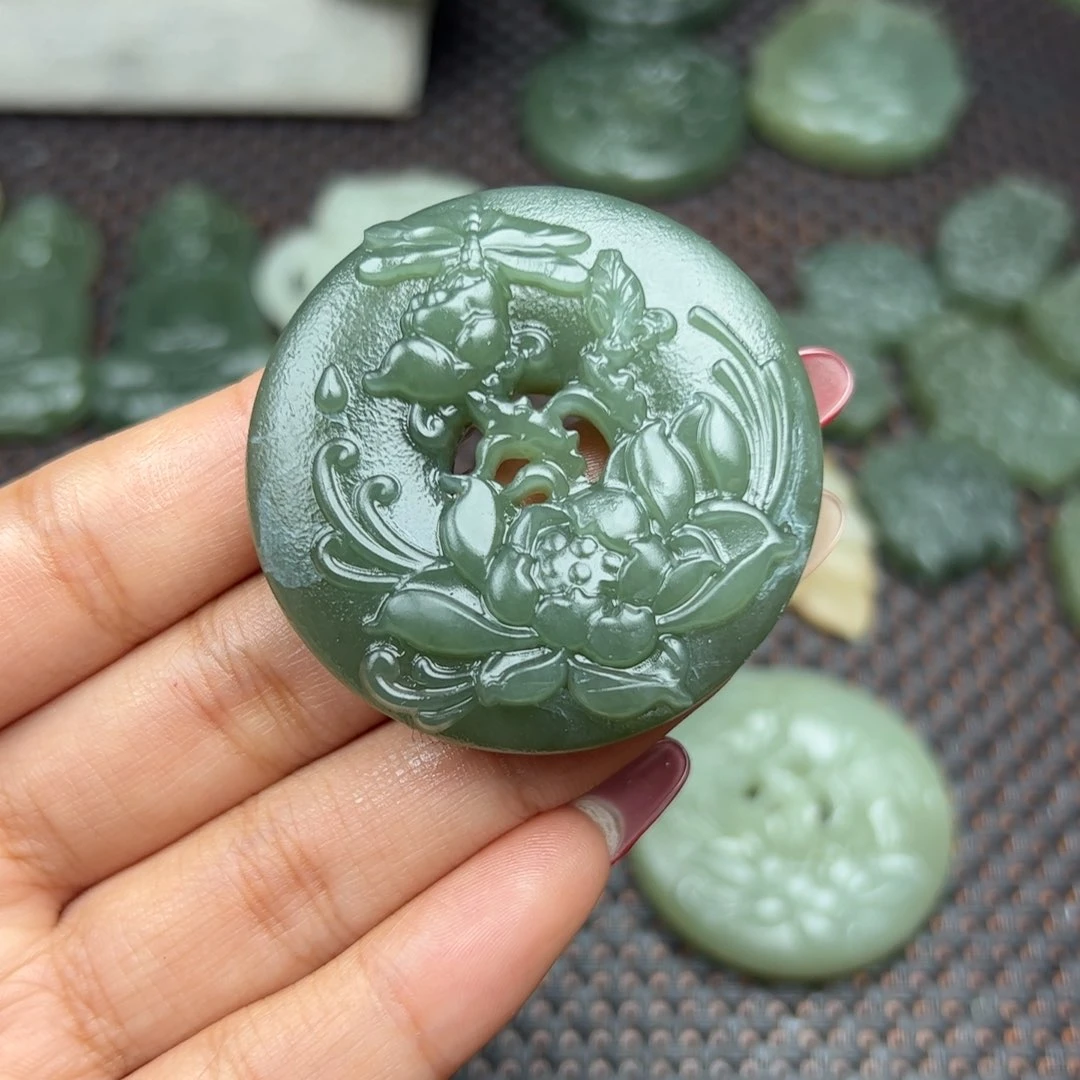 和田玉吊坠未镶嵌