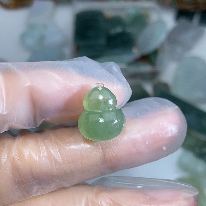 颈饰未镶嵌翡翠天然