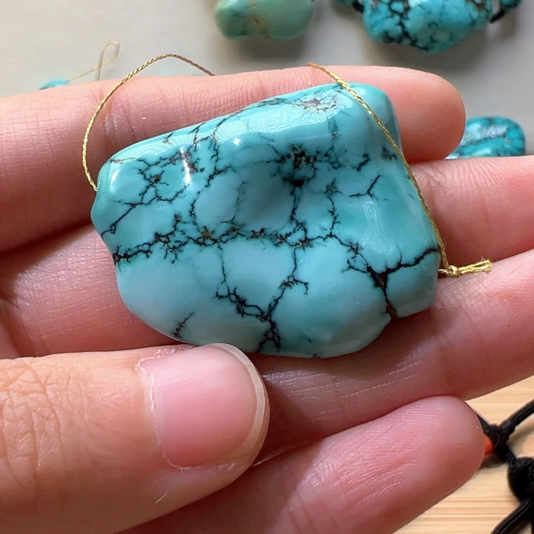 绿松石未镶嵌挂件