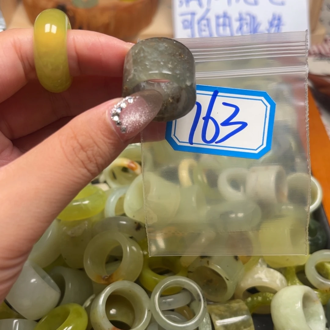 满***满蛇纹石玉未镶嵌珠宝奇石