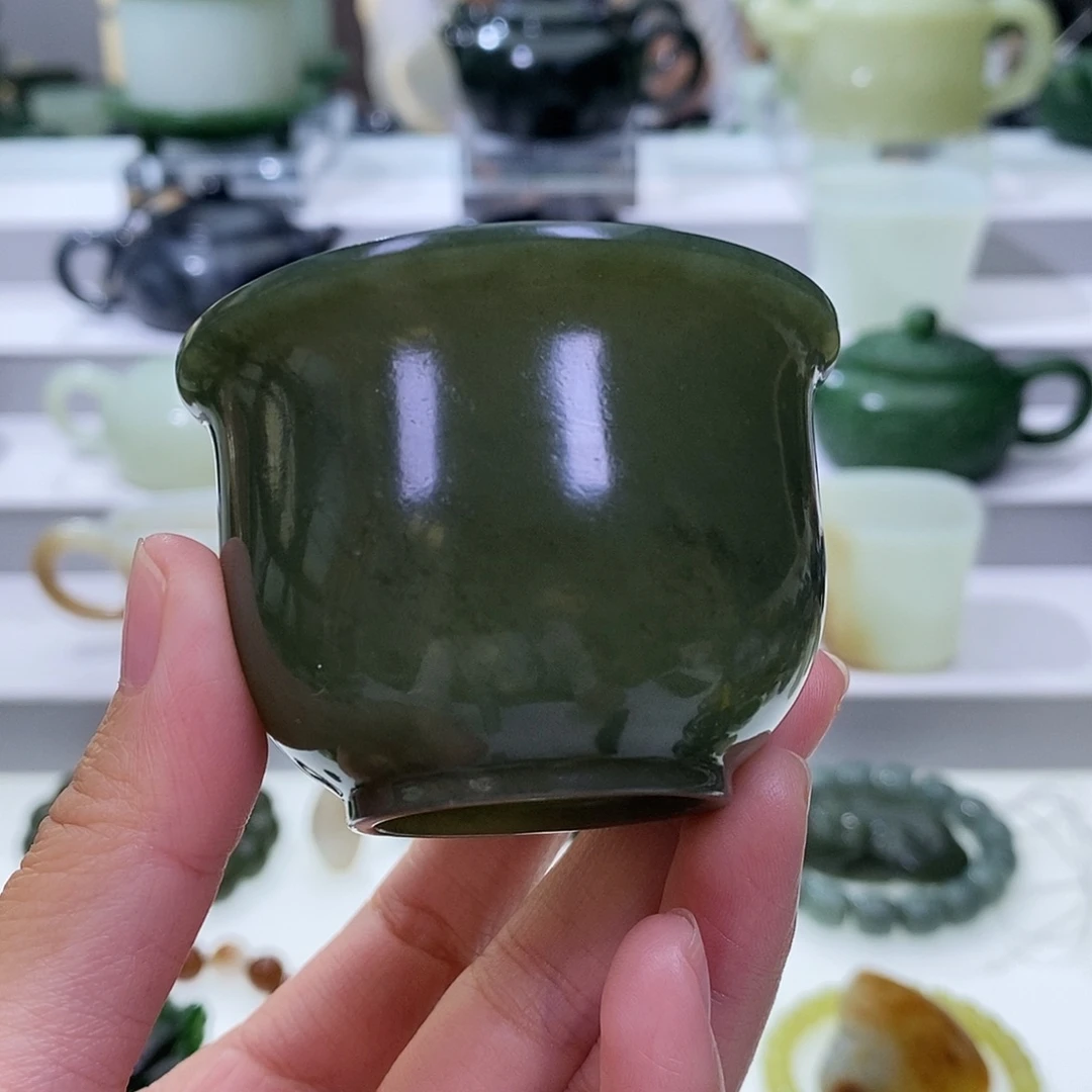 和田玉未镶嵌挂件杯子