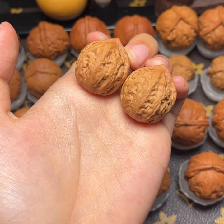 T****文玩核桃把件小八棱