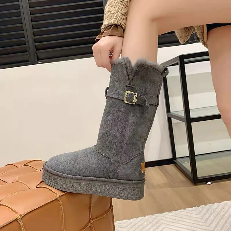 灰色长筒女雪地靴2024新款保暖防寒加绒加厚长靴