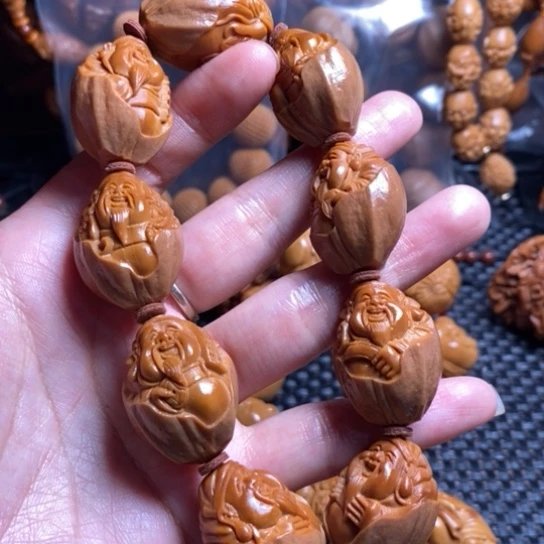 橄榄核吊坠包衣财神2.2左右