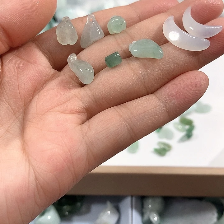 风***亭翡翠未镶嵌项圈吊坠