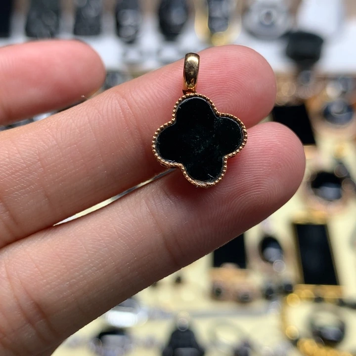 翡翠18K金镶嵌吊坠(不含链)四叶草