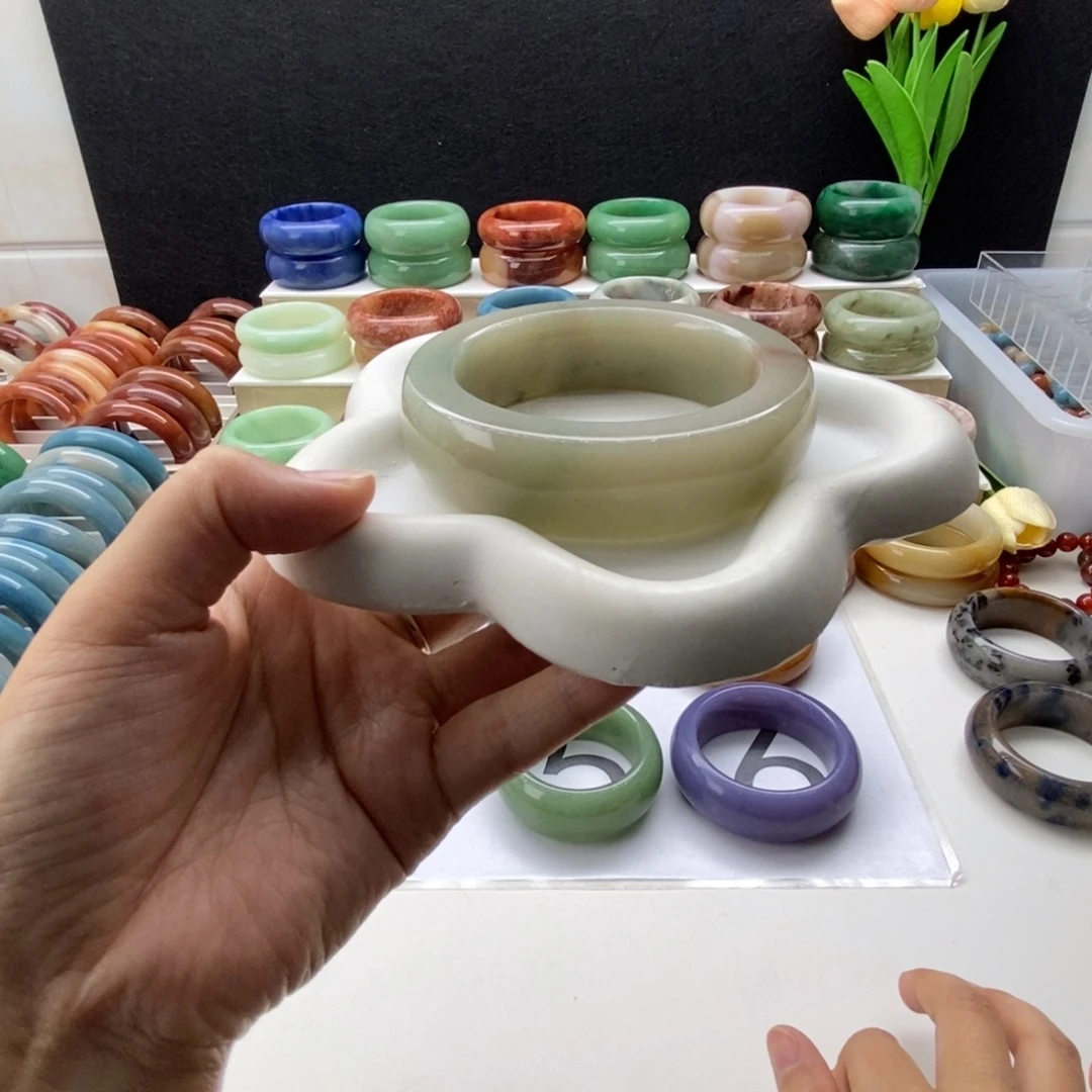 石英岩玉未镶嵌手镯