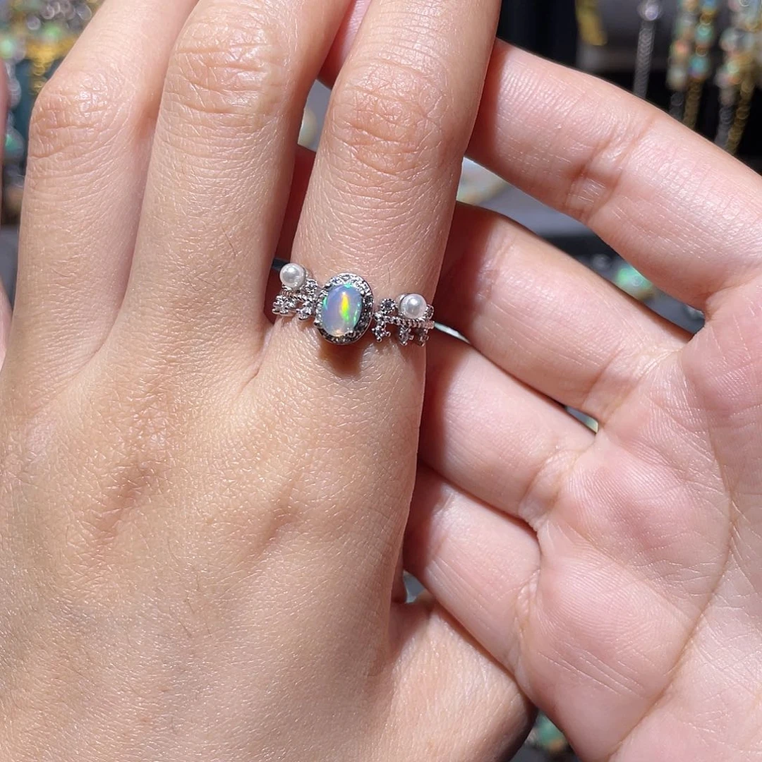 银S925镶嵌欧泊戒指）