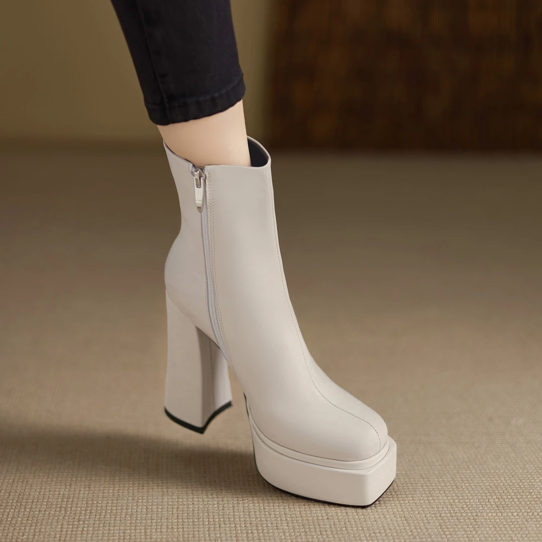 修悦~10cm小众设计超高跟时装靴欧美气质短靴米白色加绒女靴子