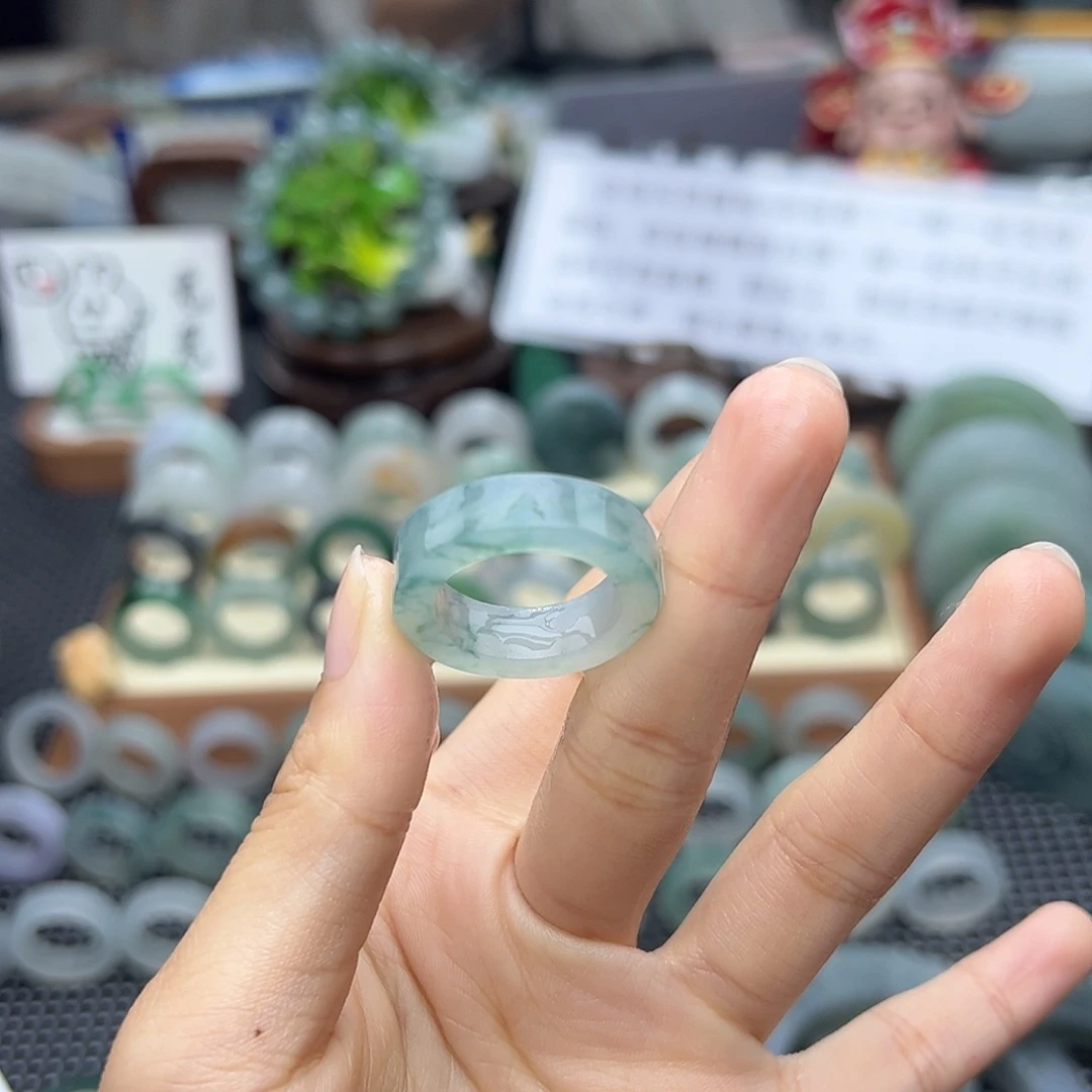 深***司定制翡翠未镶嵌翡翠