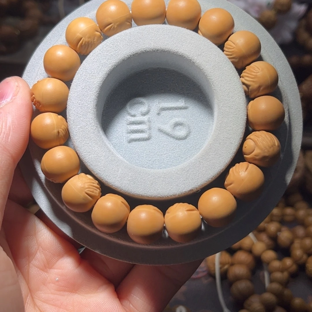 猴头核桃吊坠掌上乾坤全品无瑕无药龙岩料