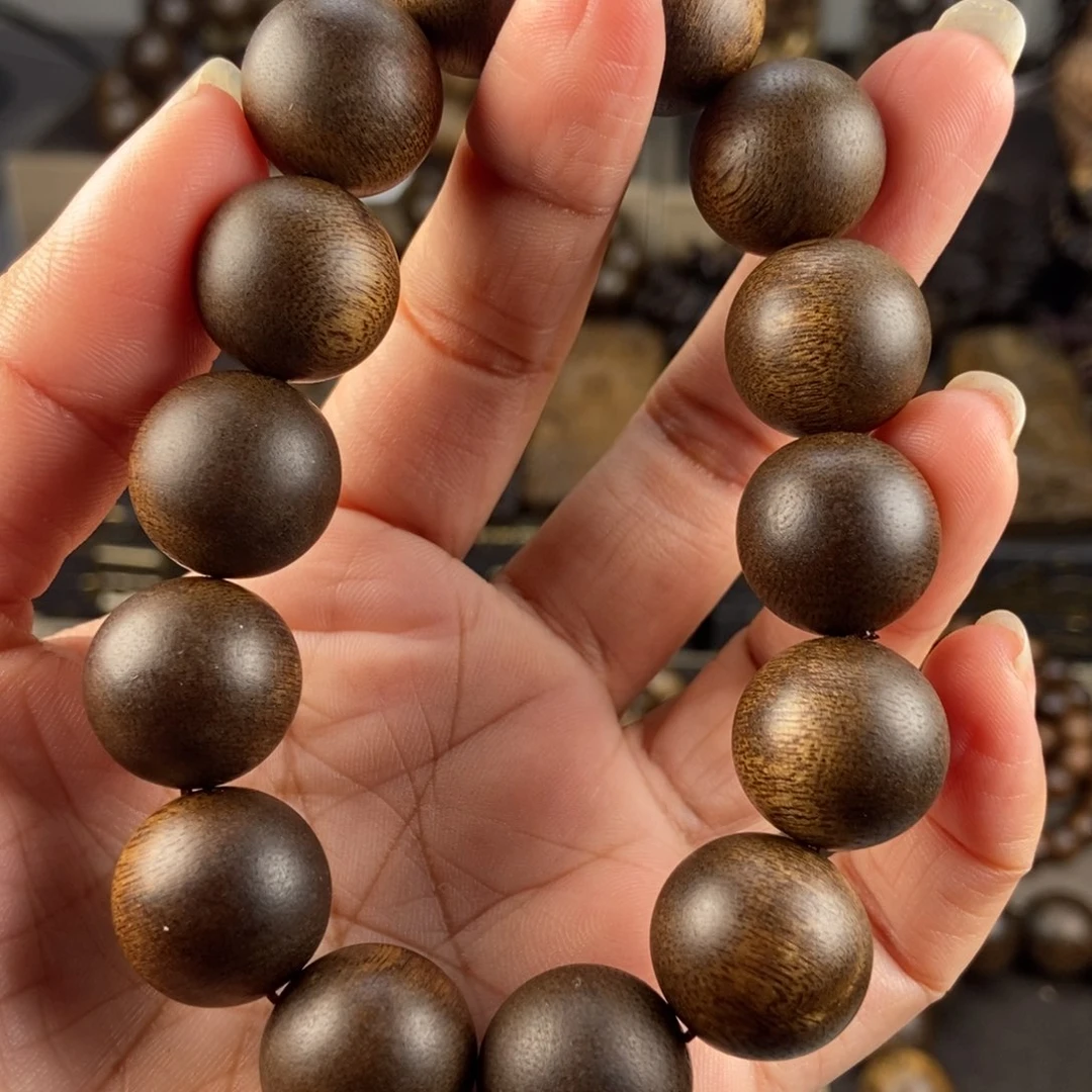 沉香手串开****磊越南芽庄白棋楠