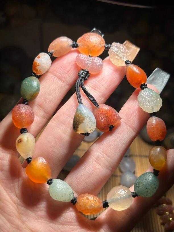 阿拉善戈壁玛瑙原石特价款男女款筋脉糖果紫罗兰手串多款选择