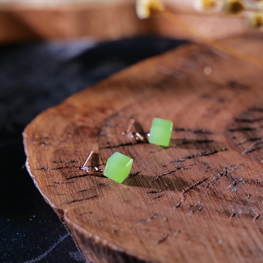 【小雨来了】18k金镶嵌和田玉碧玉苹果绿方形耳坠 多样性发一件
