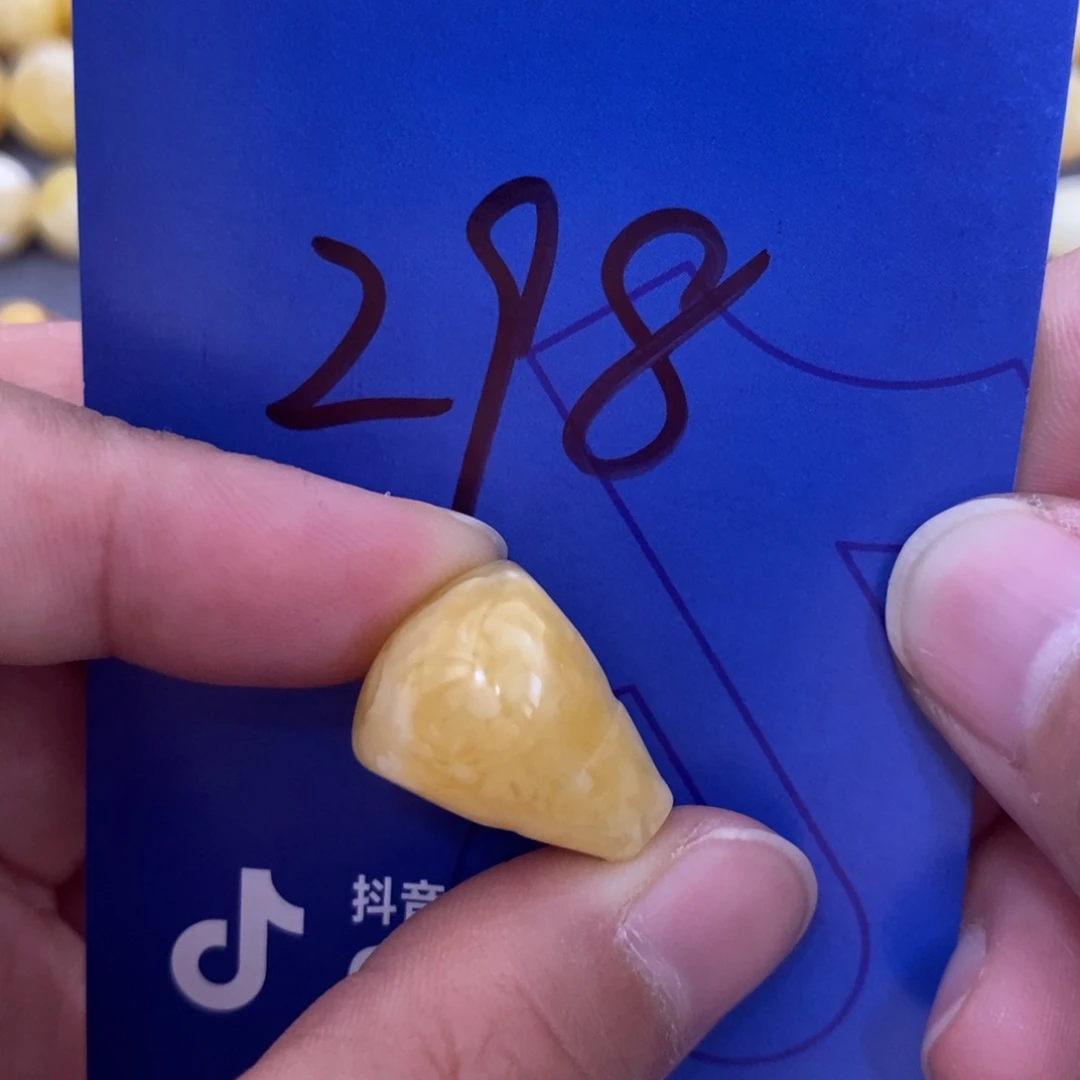 裸石蜜蜡未镶嵌山**楼